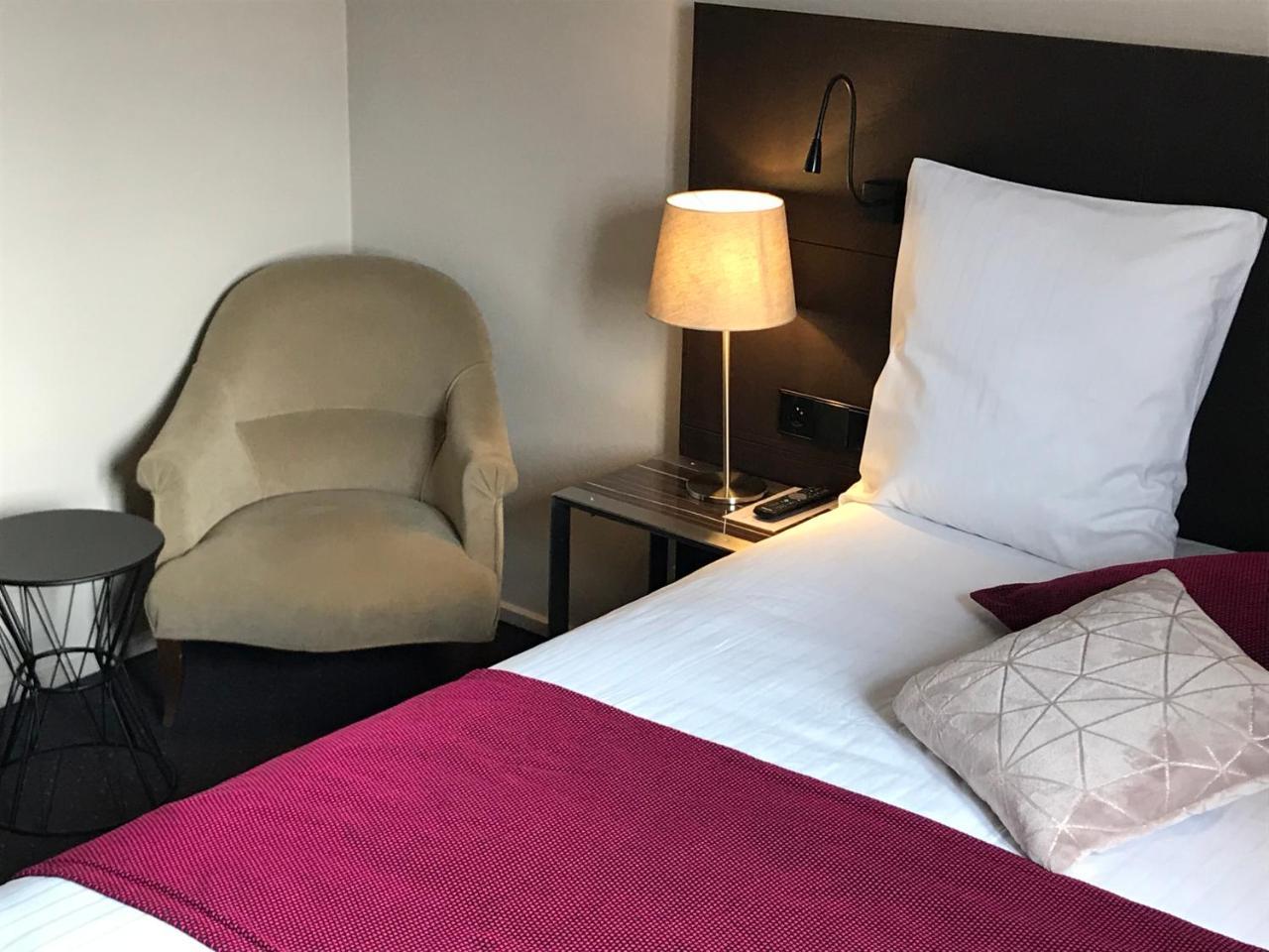 Hotel L'Auberge Alsacienne Eguisheim Bagian luar foto