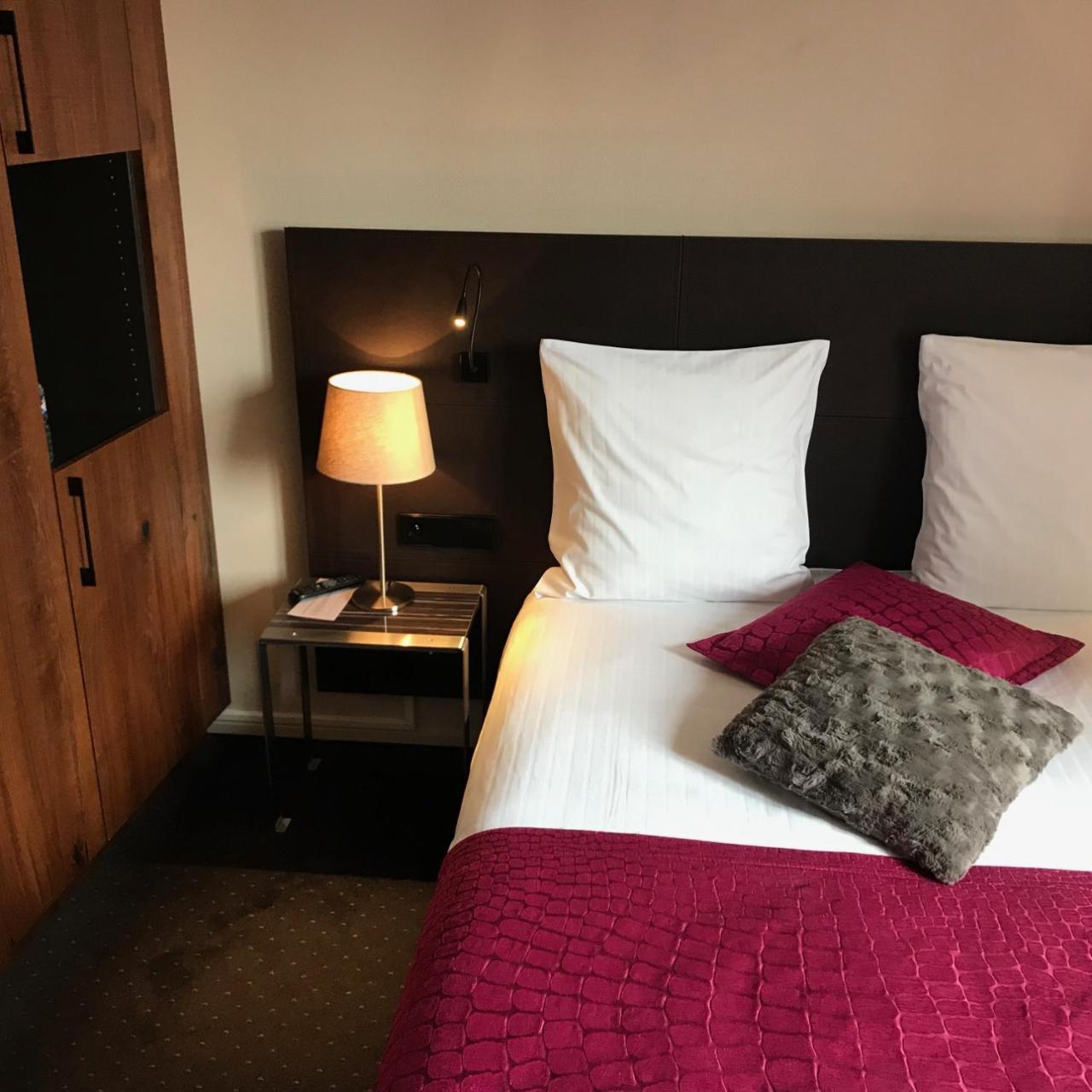 Hotel L'Auberge Alsacienne Eguisheim Bagian luar foto