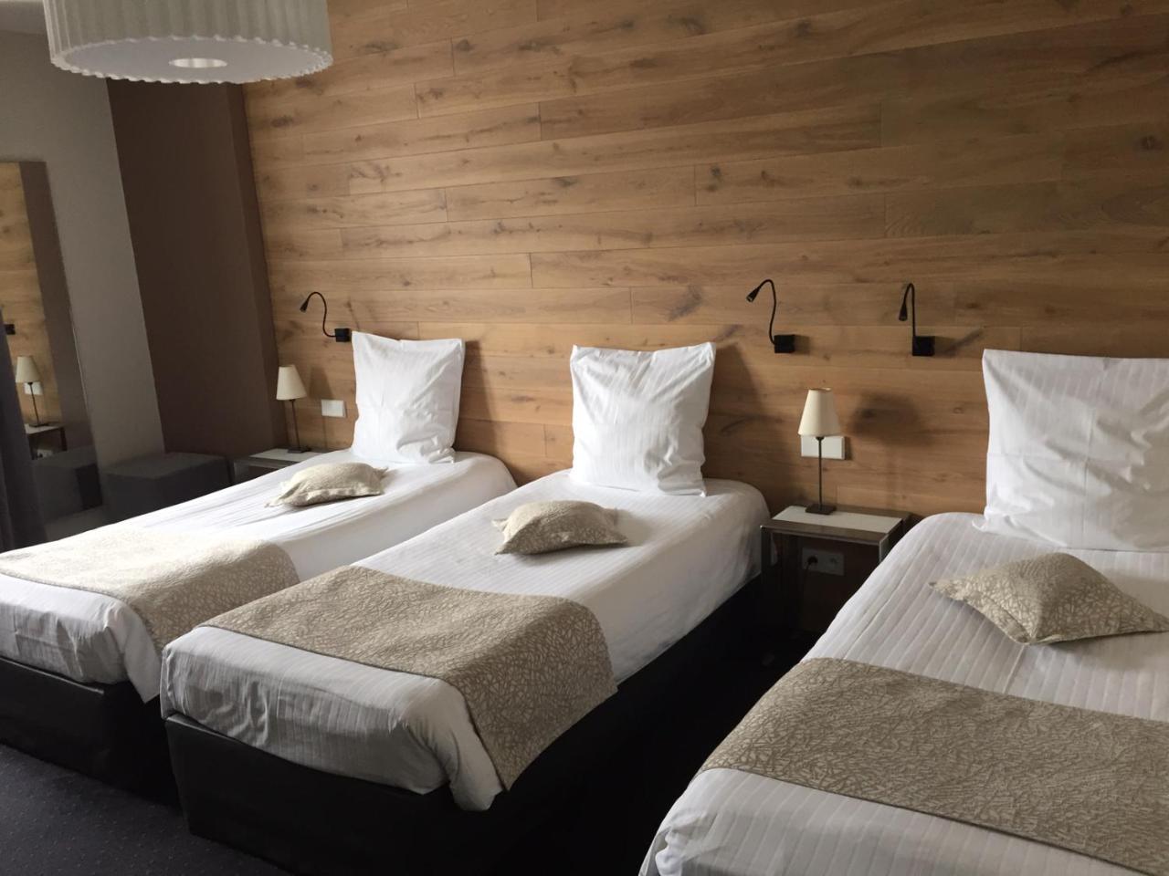 Hotel L'Auberge Alsacienne Eguisheim Bagian luar foto